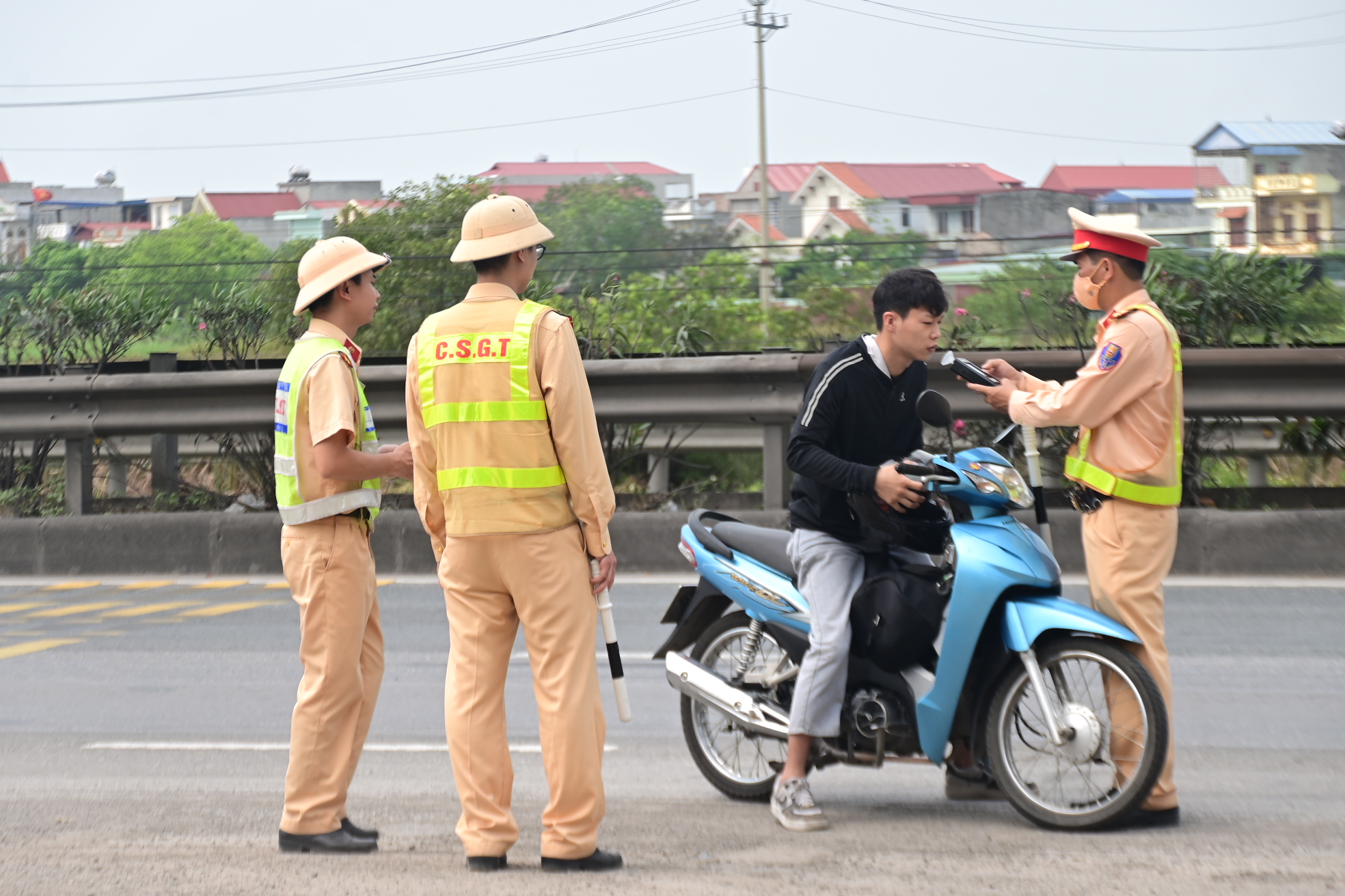 Kết thúc 5 ngày nghỉ lễ: Tai nạn giao thông giảm trên cả 3 tiêu chí
